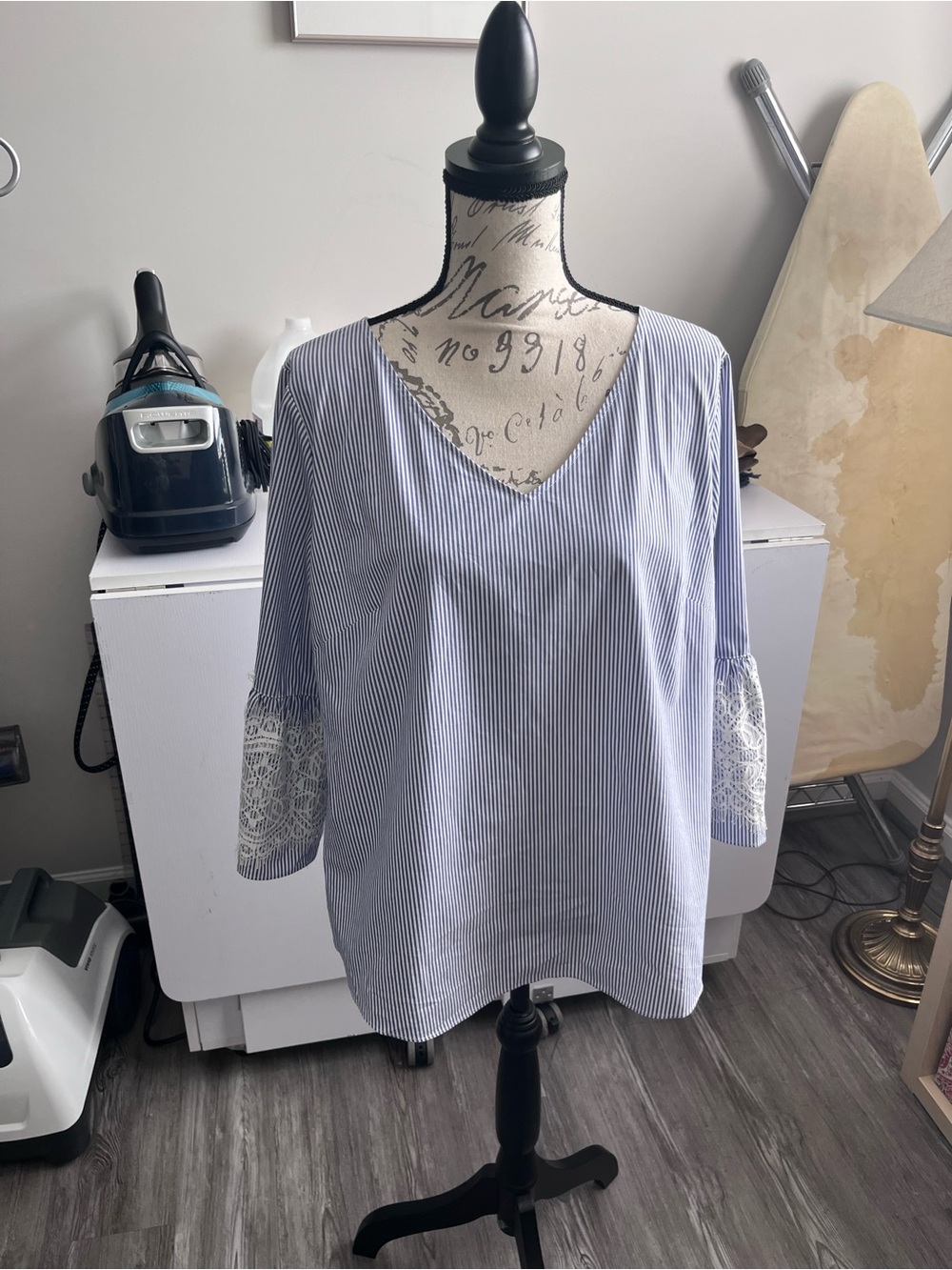 White House Black Market Blue Striped V-Neck Top with Lace Sleeve Detail size 14